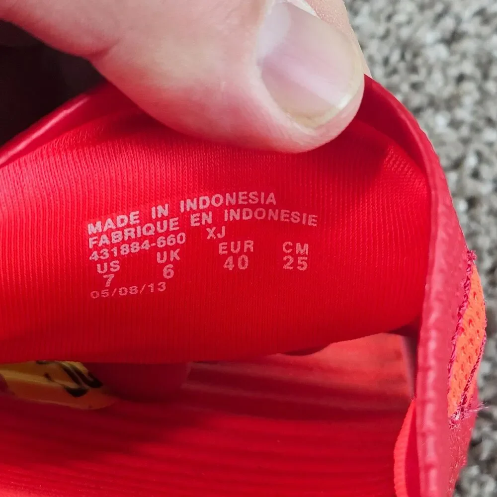 Nike Benassi Solarsoft Slides Mens 7 Red Slip On Sandals Shoes 431884-660 2013